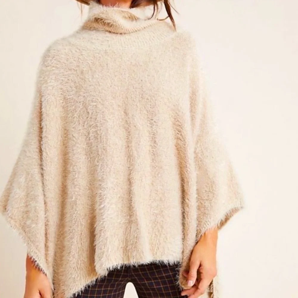 Akemi + Kin Eyelash Gold Leaf Lara Poncho
